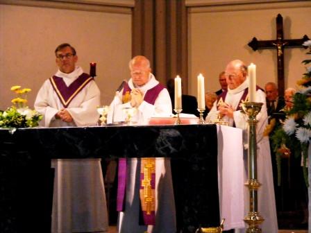 v.l.n.r.:Pastor Gerard Noordink - Pastoor Kees Mijnhout - Pater Louis  Melis.